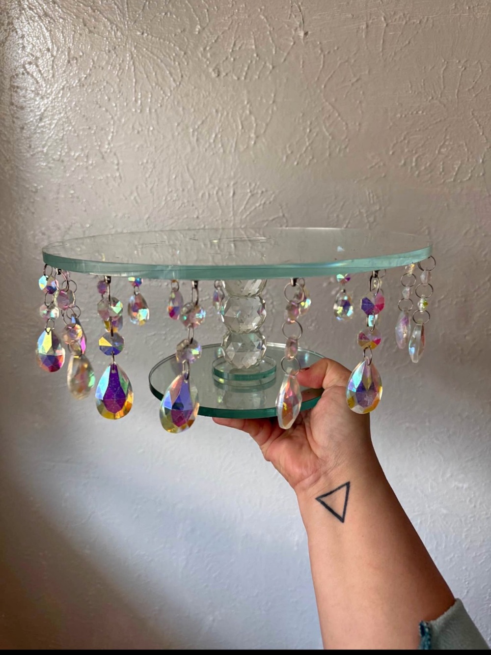 Crystal cake stand